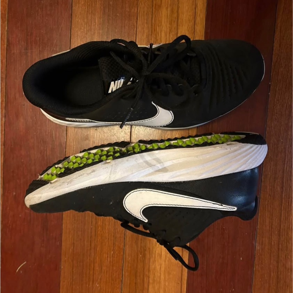 Nike turf cleats soze 5.5 boys